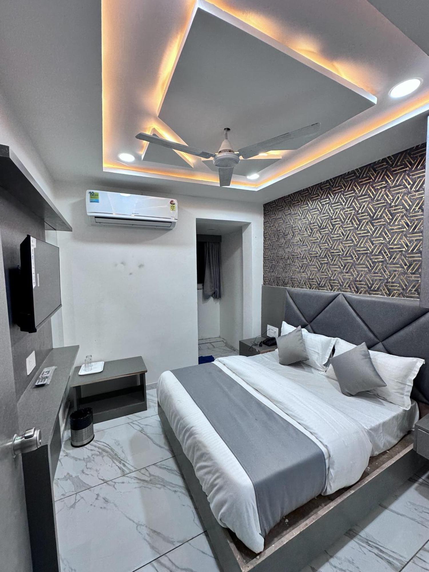 Hotel The Pacific Ahmedabad Airport Kültér fotó